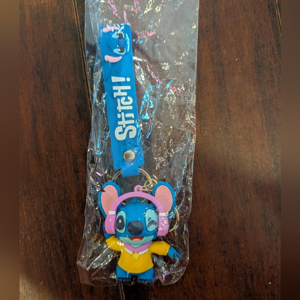 🦋 Disney Blue Stitch Keychain